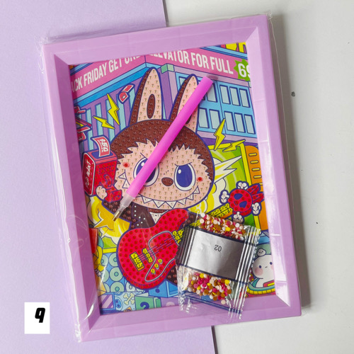 نقاشی الماسی قاب دار سایز ۱۳ در ۱۸ طرح لبوبو 12 تصویر نقاشی الماسی طرح لبوبو سایز ۱۳ در ۱۸ از روبرو