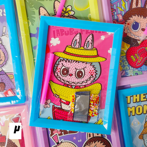 نقاشی الماسی قاب دار سایز ۱۳ در ۱۸ طرح لبوبو 4 تصویر نقاشی الماسی طرح لبوبو سایز ۱۳ در ۱۸ از روبرو